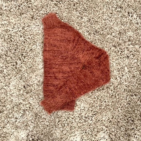 Sweater - cropped - Picture 2 of 4